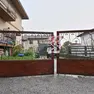 La villetta di via dei Lotti, a Gemona, dove si è consumato il delitto il 25 luglio 2025, è ancora sotto sequestro così come le sue pertinenze. I lingotti si trovavano in cantina