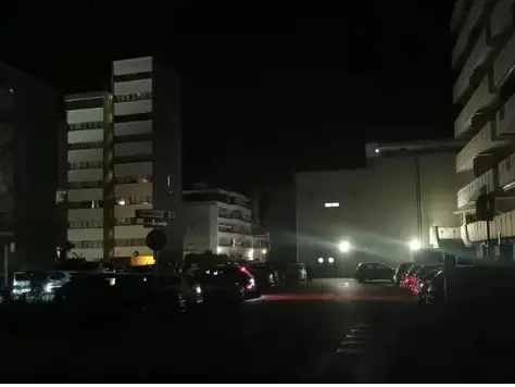 Nell’immagine d’archivio Lignano rimase al buio durante la giornata di Ferragosto del 2025