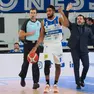 Gamba destra con ginocchiera per CJ Massinburg già tra il ’22 e il ’24, nella prima esperienza a Brescia