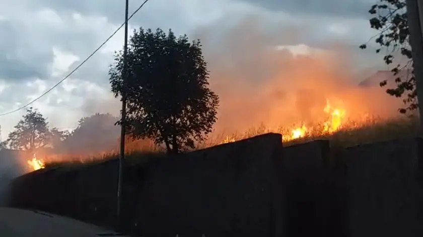 Le fiamme ad Artegna