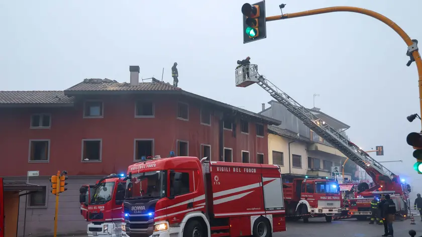 L'incendio a Santa Caterina dove ha perso la vita Ledjian Imeraj di 17 anni.