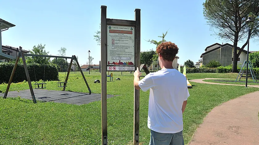 Il divieto al parco di via Gabriele D’Annunzio