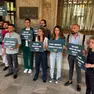 La protesta davanti al tribunale di Udine