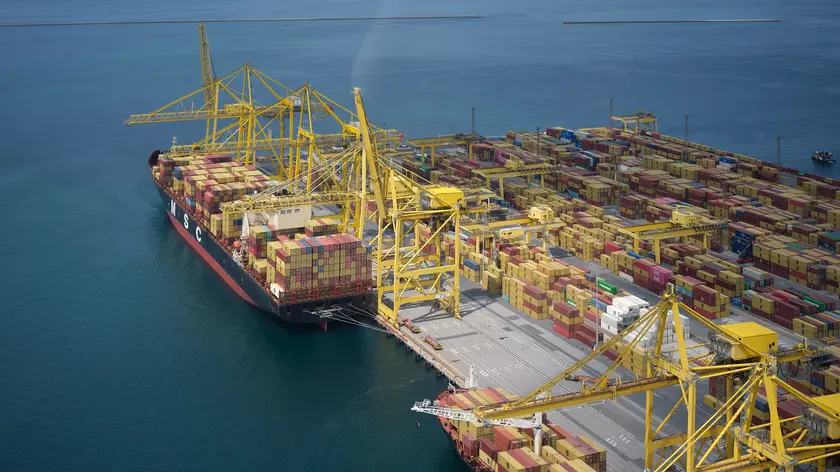 Una veduta sul porto di Trieste, al quale il Pnrr ha portato in dote altri 30 milioni (foto Massimo Silvano)