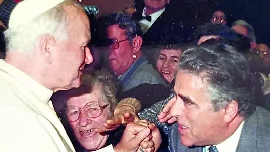 Luigi Di Lenardo insieme a papa Giovanni Paolo II