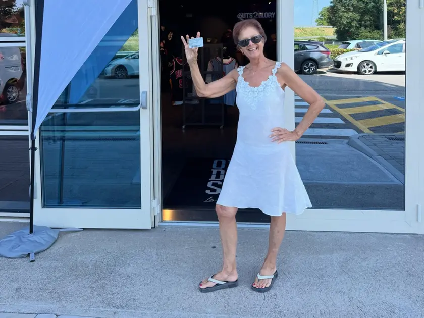 La signora Daniela Bertoli prima abbonata all’Apu per la stagione 2026/2027