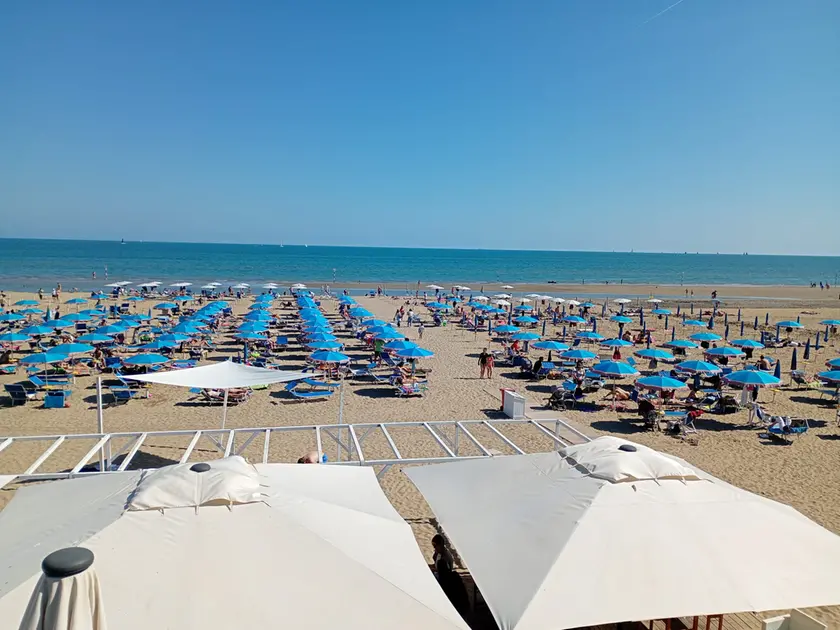 La spiaggia di Lignano in una foto di repertorio