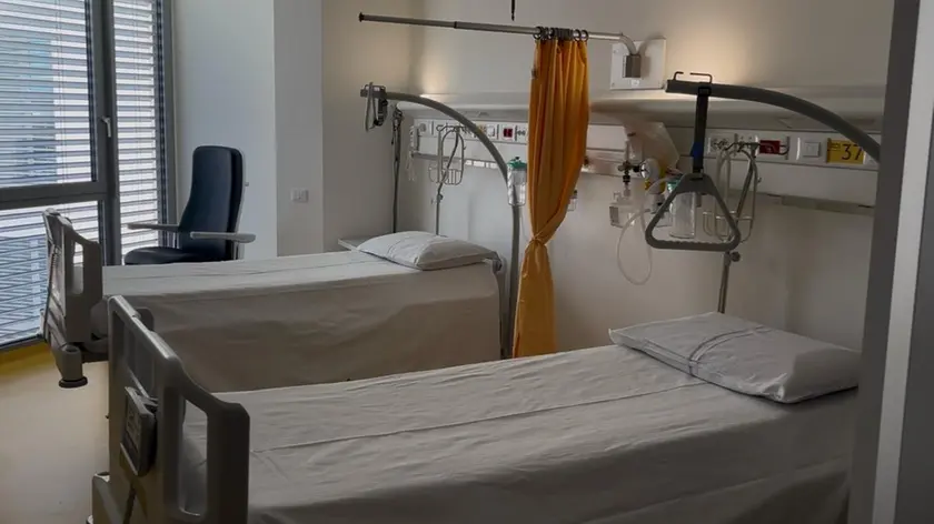 Una stanza degenza del nuovo ospedale di Pordenone