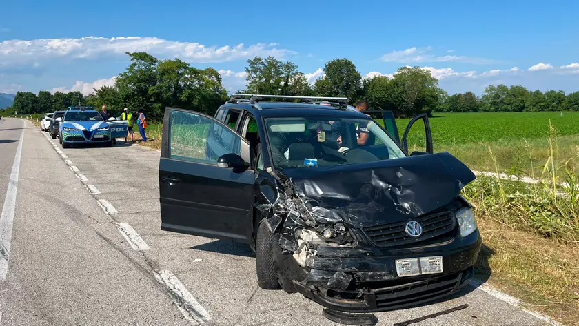 Una delle due auto coinvolte nell’incidente verificatosi ieri pomeriggio lungo la regionale 251