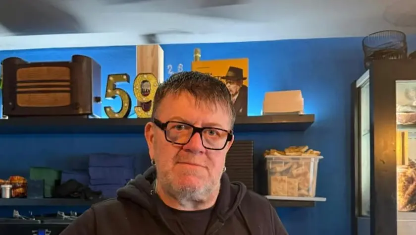 Gianni Paulitti è dipendete del bar 1859 di via Mercatovecchio