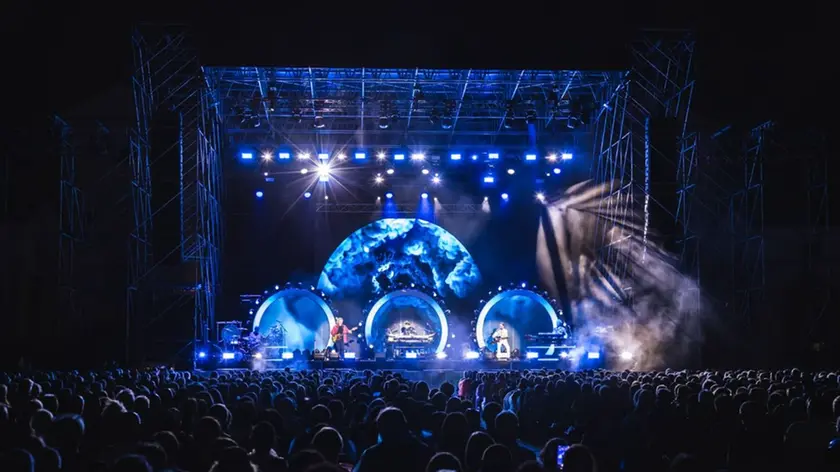 Un momento del concerto dei Pooh a Villa Manin in uno scatto di Maicol Novara