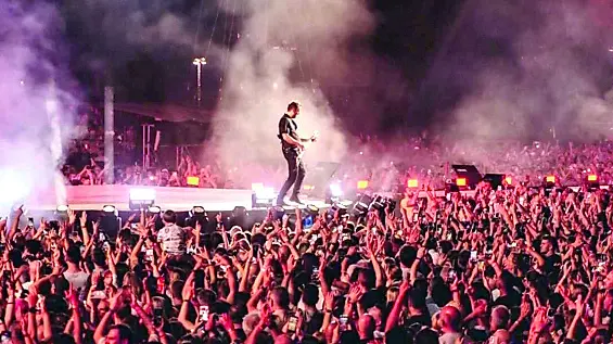 Il concerto di Cremonini che si è svolto all’aeroporto Duca d’Aosta di Gorizia