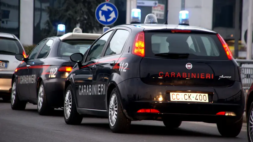 I carabinieri ad Azzano Decimo, dove stava scontando i domiciliari