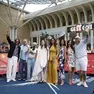 L’attrice udinese (al centro) con il cast del film presentato al Giffoni (dalla pagina Fb del festival)