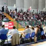 L’assemblea pubblica a Fontanafredda (Foto Ambrosio/Petrussi)