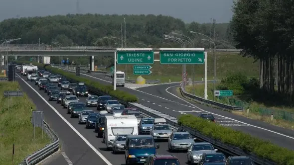 Nel 2023 sono transitati sulle autostrade Alto Adriatico 36,2 milioni di veicoli leggeri (+7,13%) e 14,13 milioni di mezzi pesanti (+2,53%)