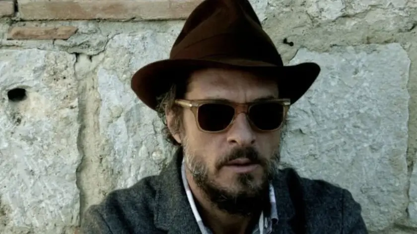 Il regista Michael Haussman, sceneggiatore e artista statunitense