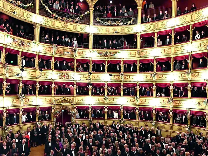 Il teatro Verdi di Trieste in una foto di Francesco Bruni