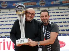 Boniciolli e Pedone con la coppa Italia di A2 vinta quando il coach triestino guidava l’Apu