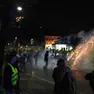 Una scena degli scontri a ridosso di piazza Primo Maggio, a Udine