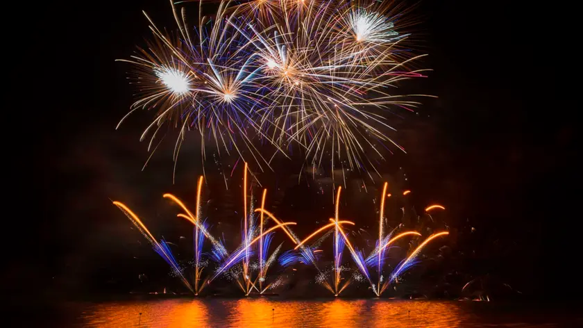 Lo spettacolo pirotecnico l’Incendio del mare che la scorsa estate ha incantato oltre 50 mila persone a Lignano Pineta.