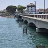 I piloni indicano dove passerà il futuro ponte parallelo