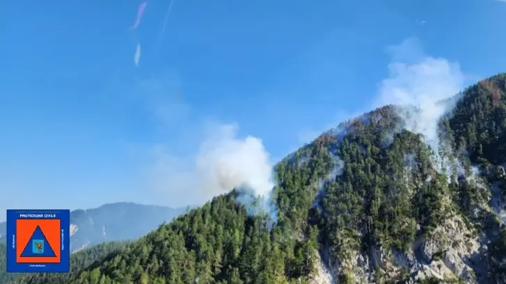 Ha ripreso vigore l'incendio di Malborghetto