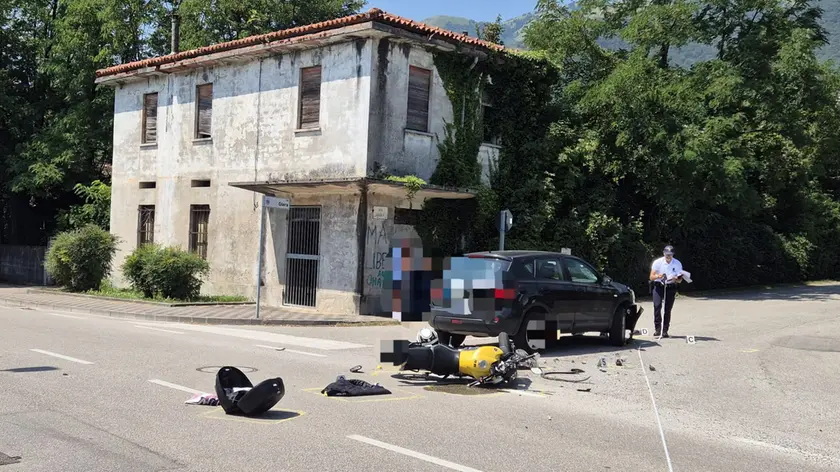 Scontro tra un'auto e una motocicletta ad Aviano