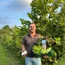 Enrico Fabbro nella sua azienda agricola