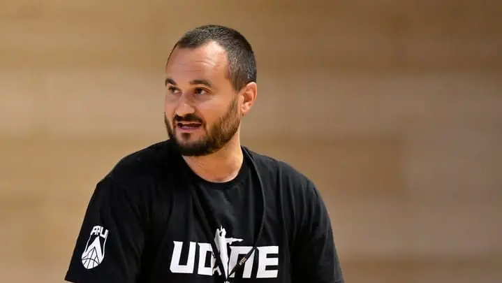 Coach Adriano Vertemati