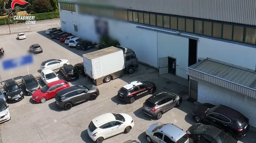 I veicoli sequestrati dai carabinieri in via Baldasseria Bassa