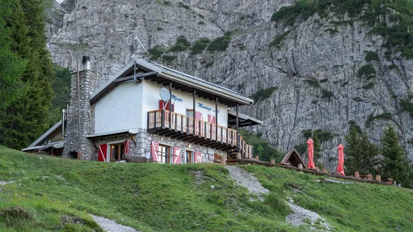 Il rifugio Maniago, proprietà del Cai