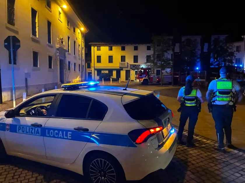 La piazza lunedì sera è stata chiusa la transito per ore e sorvegliata dalla polizia locale