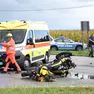 Il personale della polizia stradale e medico impegnato sul luogo del sinistro (Foto Brisotto/Petrussi)