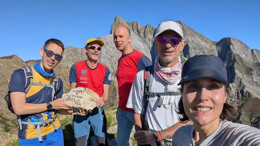 Enrico Giani, il secondo da destra (foto Cai sezione di Prato)