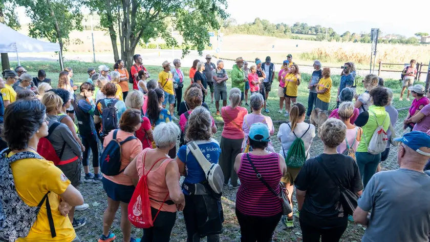L'iniziativa a scopo benefico si trasforma in un forte momento di condanna dopo i fatti di San Giovanni