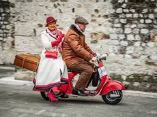 Il racconto di Massimo e Paola, vespisti per caso per il trentesimo di matrimonio, verso il raduno "Città di Udine"
