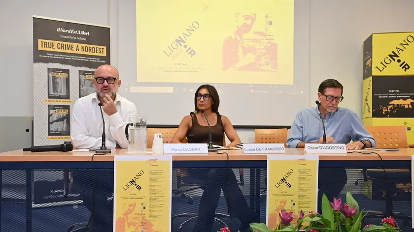 Da sinistra Cagnan, de Francisco e d’Agostino alla presentazione della collana True Crime a Nordest (foto Petrussi)