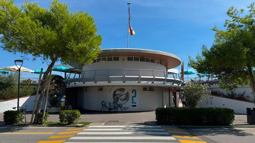 L’ingresso all’ufficio spiaggia 2 di Lignano Pineta