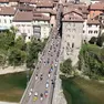 Il passaggio del corteo sul ponte del Diavolo a Cividale