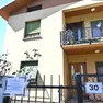 La casa di via delle Scuole in cui Fengjiao Chen è stata uccisa