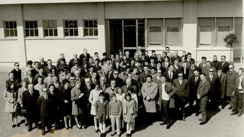 Un gruppo di dipendenti del pastificio Tomadini