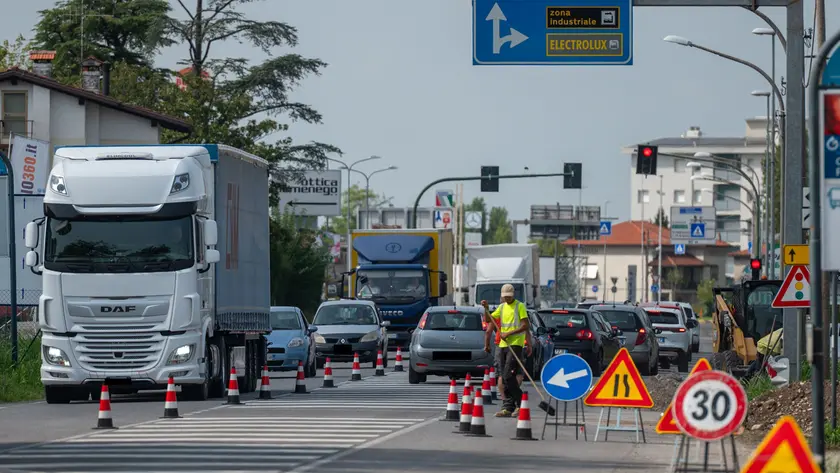 Il traffico sulla Pontebbana (Foto Petrussi / Marco Brisotto)