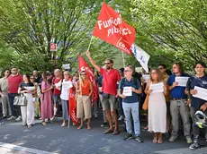 La protesta della Fp Cgil a Udine dopo lo stop della Corte dei conti (foto Petrussi)