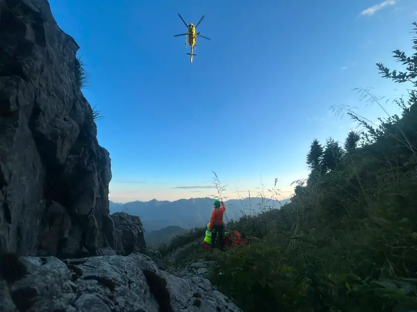 Il recupero del soccorso alpino con il verricello