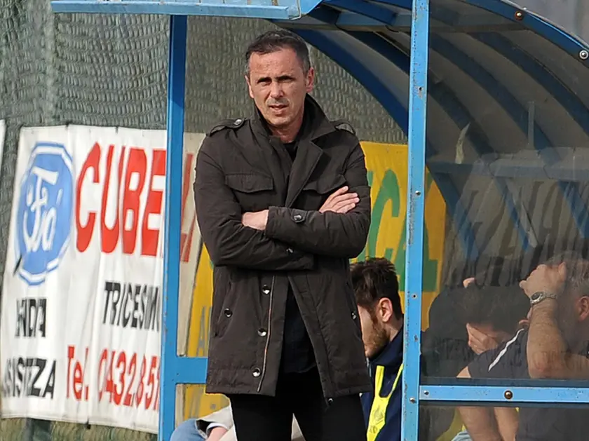 L’allenatore Flavio Chiacig durante una partita