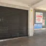 Alcuni dei negozi che negli ultimi anni hanno abbassato le serrande nelle principali vie del centro / Foto Petrussi