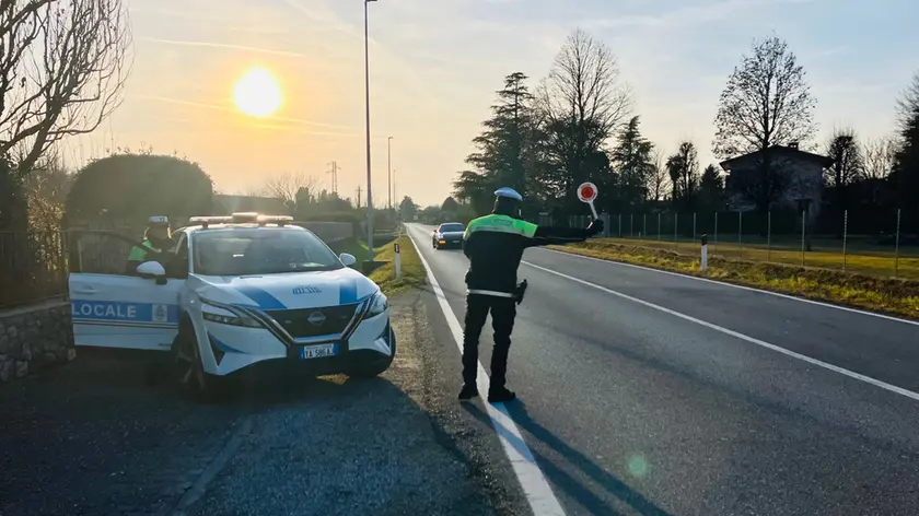 Una pattuglia della polizia locale di Caneva