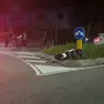 L’incidente avvenuto lungo la Pordenone-Oderzo: la moto è finita contro il cartello stradale