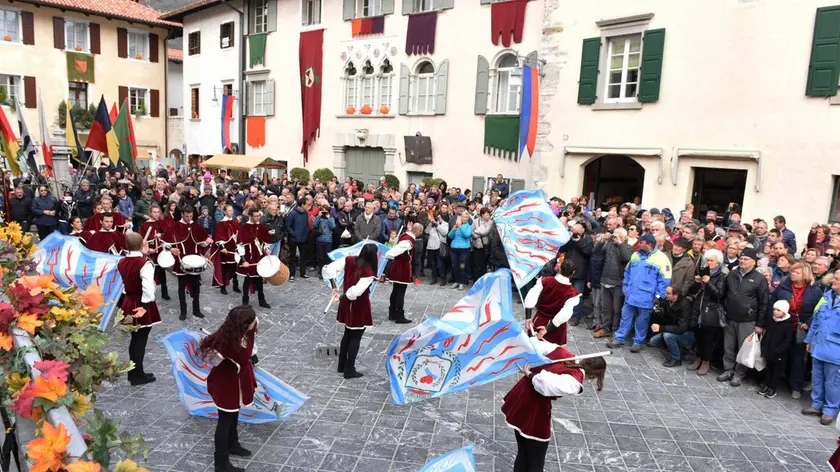 Un momento della festa della zucca di Venzone.